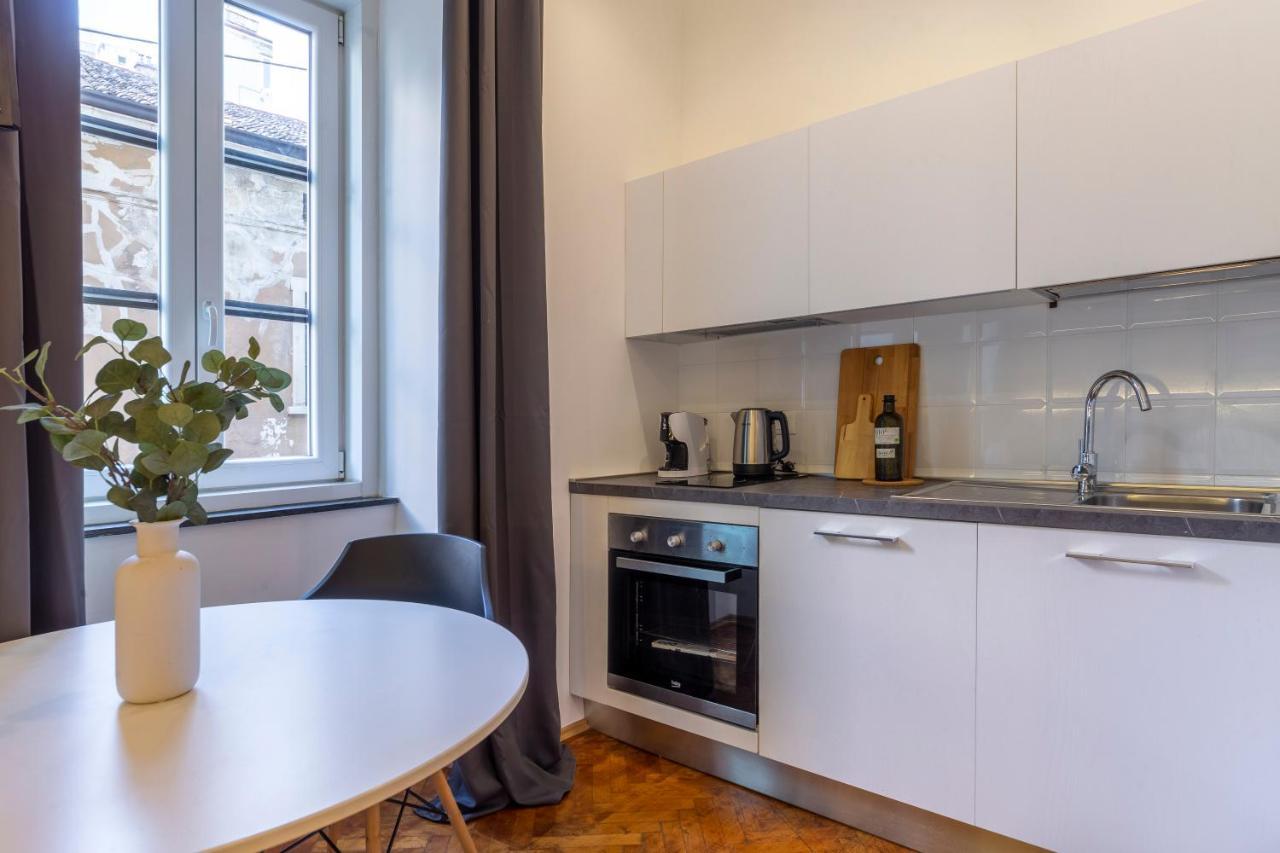 Amazing Studio In The City Center + Wifi Triëst Buitenkant foto